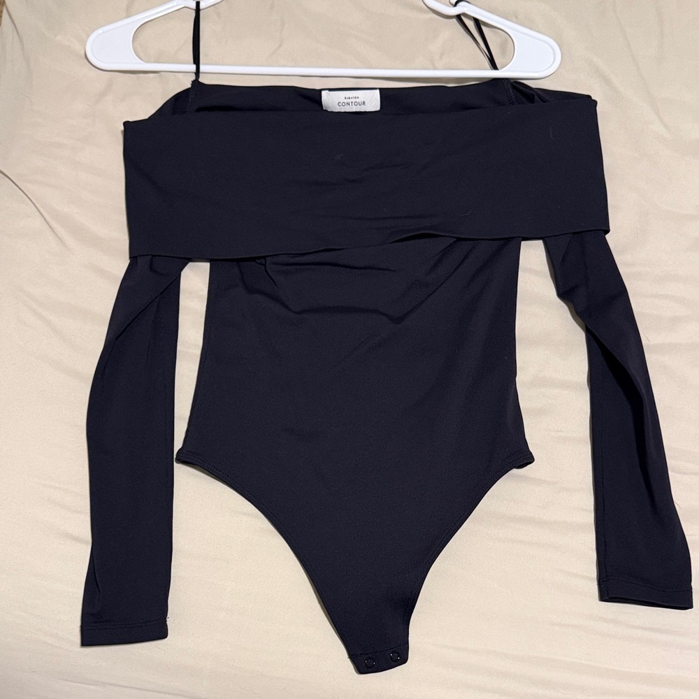 Babaton Contour Foldover Off-Shoulder Bodysuit (XS)